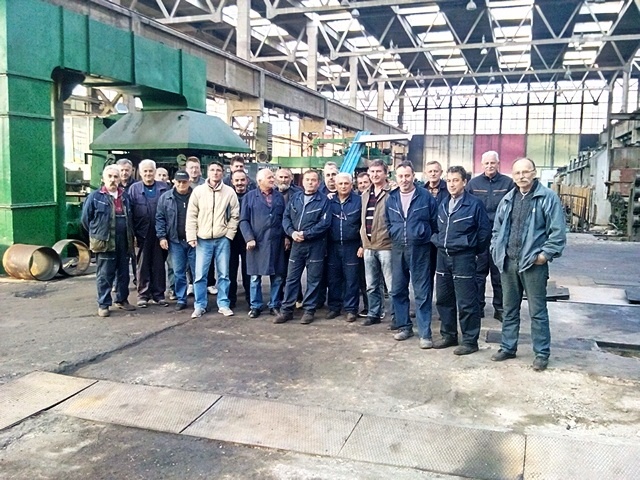 Штрајкачи у Фабрици обејених метала у Прокупљу