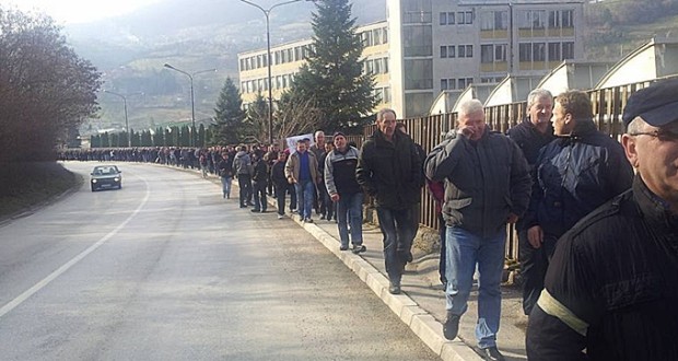 Radnici FAP-a prošetali Pribojem, u 13 časova veliki protest